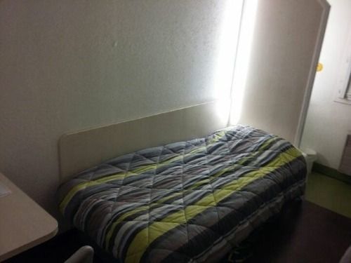 Hotelf1 Ferrand Est Hotel
